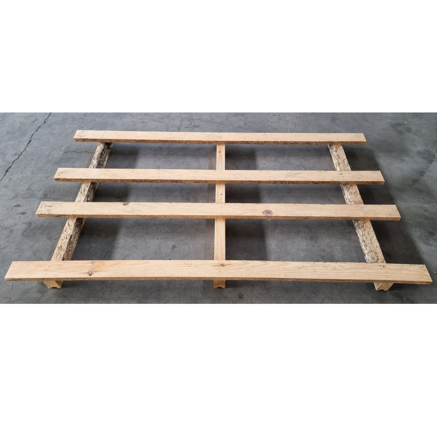 Palete de Madeira Vasilhame Retornável - ISOLPRO